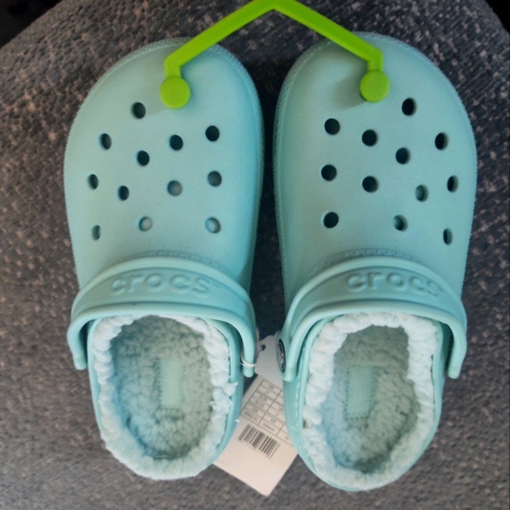 CROCS Blue Slippers with Fuzzy Lining and Ventilation